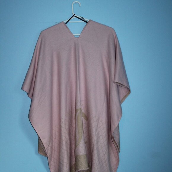 Juicy Couture Women's Pink and Tan Wrap Shawl JC Logo NWT - Picture 11 of 16